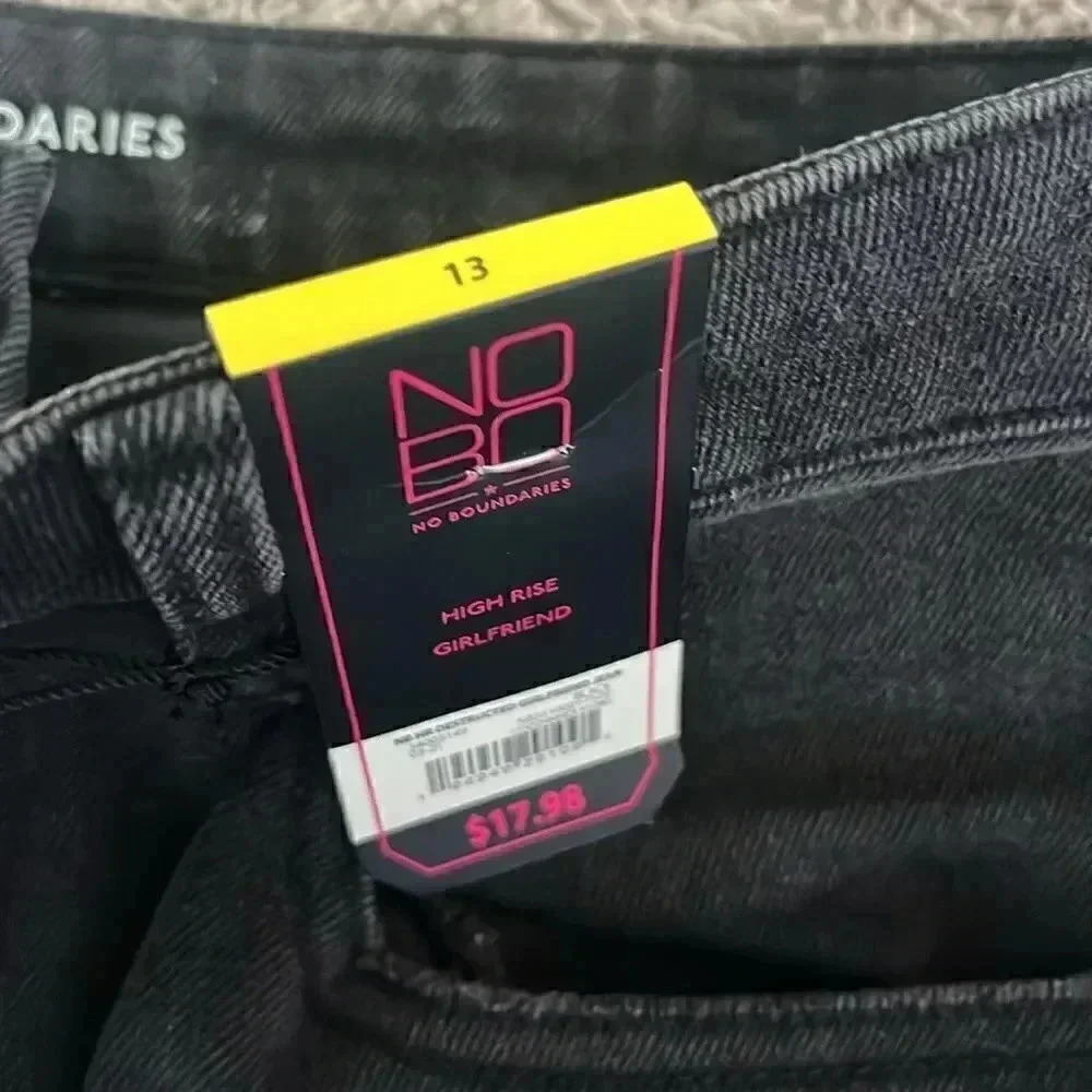 Women’s No Boundaries jeans NWT / E6 - Picture 4 of 4
